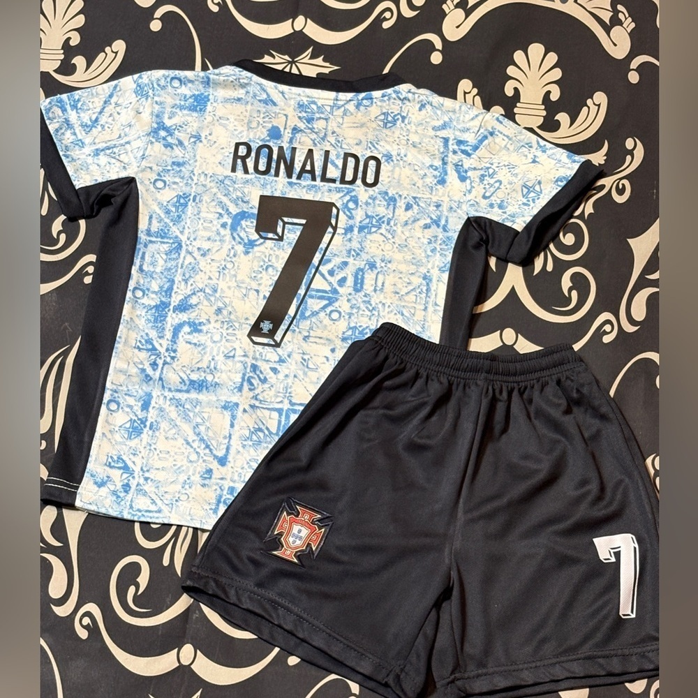 Medium Ronaldo Kids Soccer Jersey Portugal Footballer Blue away Kit - Size 26 - Picture 4 of 8